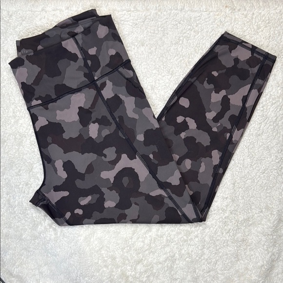 Athleta Pants - ATHLETA SIZE XL Camouflage Leggings
